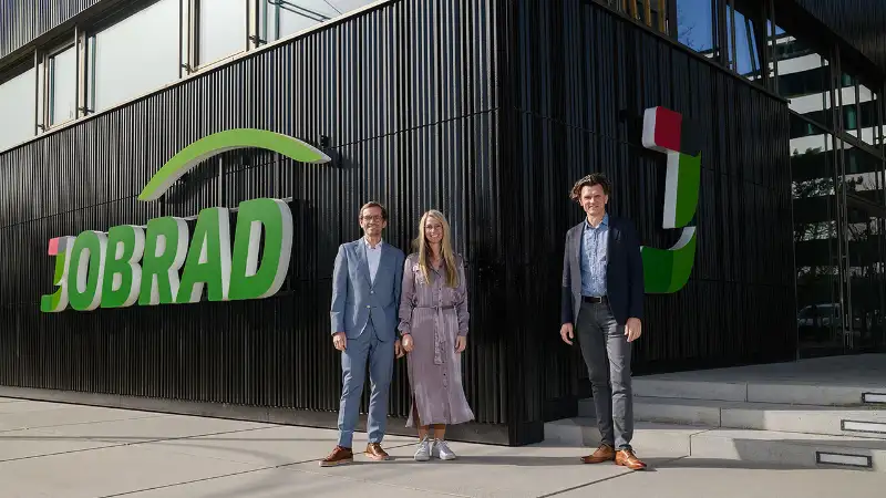 JobRad-Gründer vor neuer Firmenzentrale